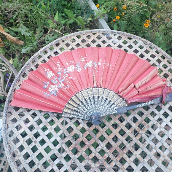 1920'S Vintage red silk oriental fan-PM2 - Picture 1 of 4